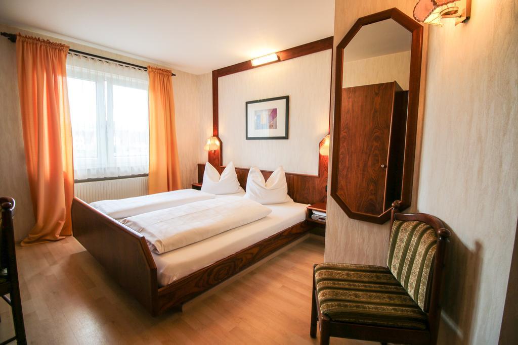 Hotel-Restaurant Lowen Süßen Camera foto